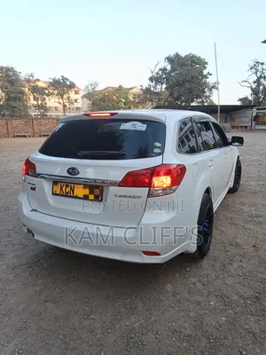 Subaru Legacy 2011 Off white
