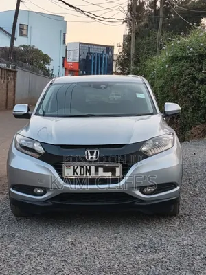 Honda Vezel 2016 Silver