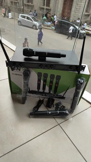 Professional BNK BK8400 4-Channel UHF Microphone