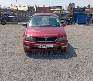 Toyota Vista 2000 Red