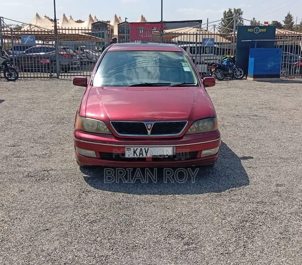 Toyota Vista 2000 Red