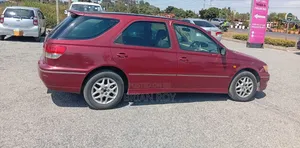 Toyota Vista 2000 Red