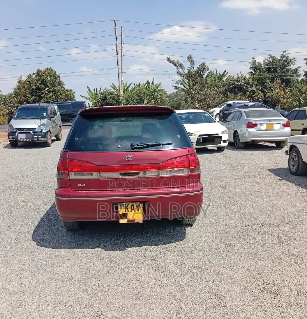 Toyota Vista 2000 Red