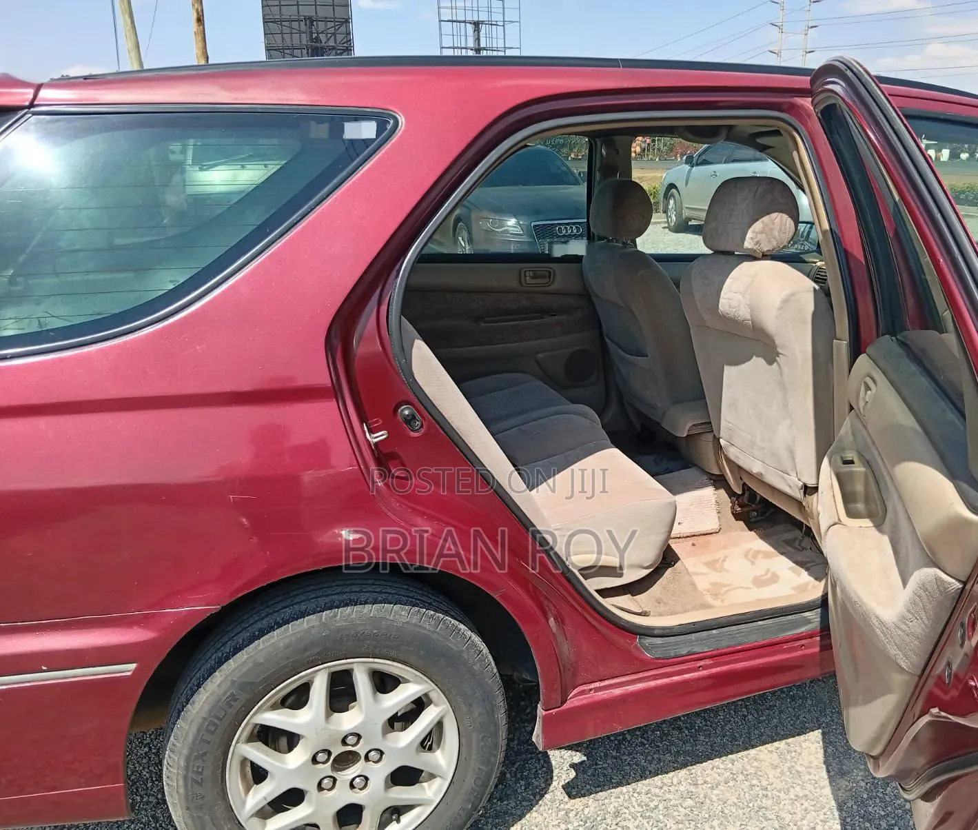 Toyota Vista 2000 Red