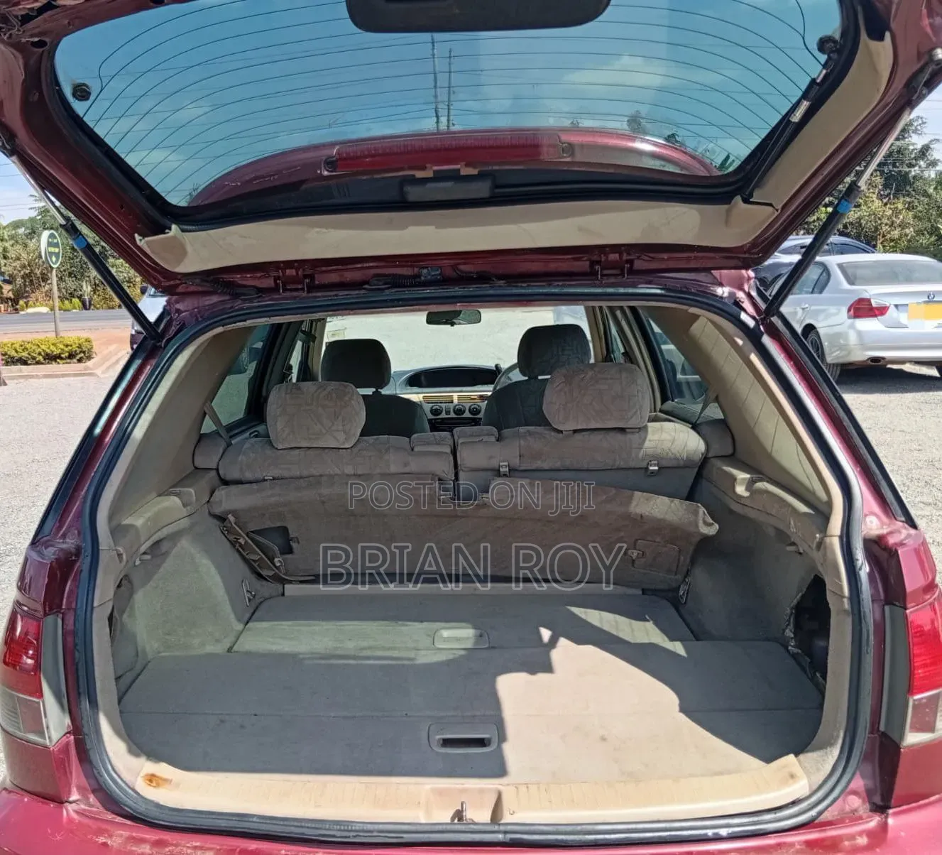 Toyota Vista 2000 Red