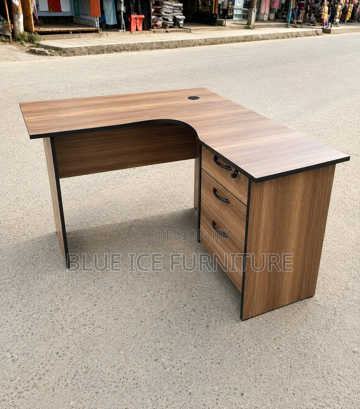 L-Shaped Executive Office Desk With Lockable Drawers