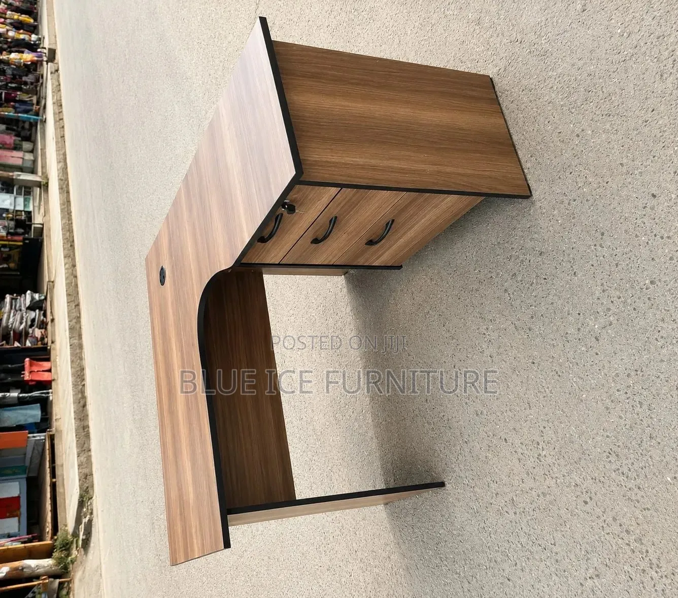 L-Shaped Executive Office Desk With Lockable Drawers