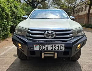 Toyota Hilux 2016 White
