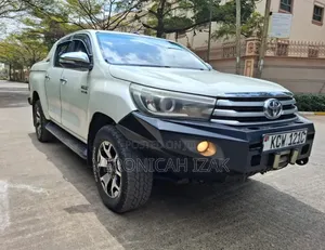 Toyota Hilux 2016 White