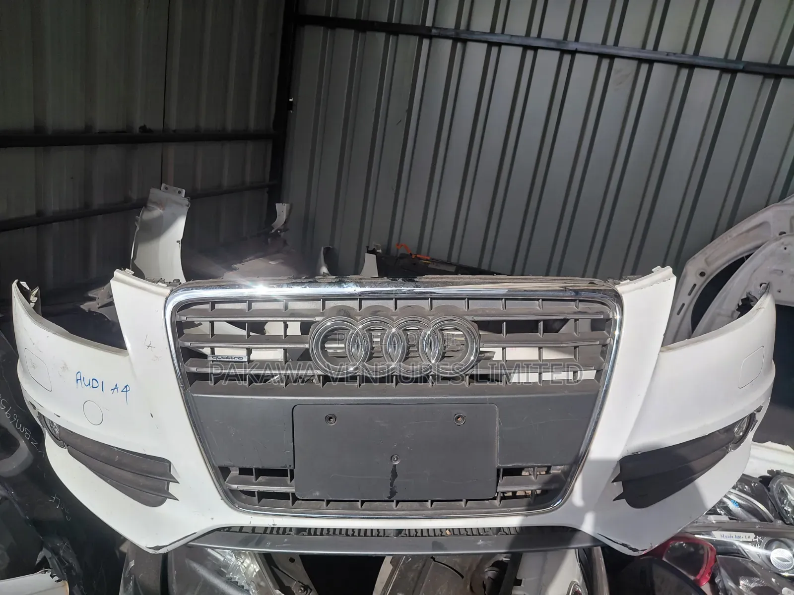 Audi A4 Nosecut (2010)