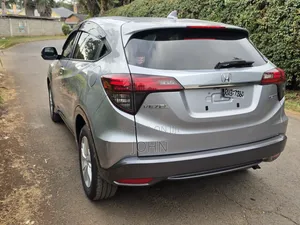 Honda Vezel 2019 Silver