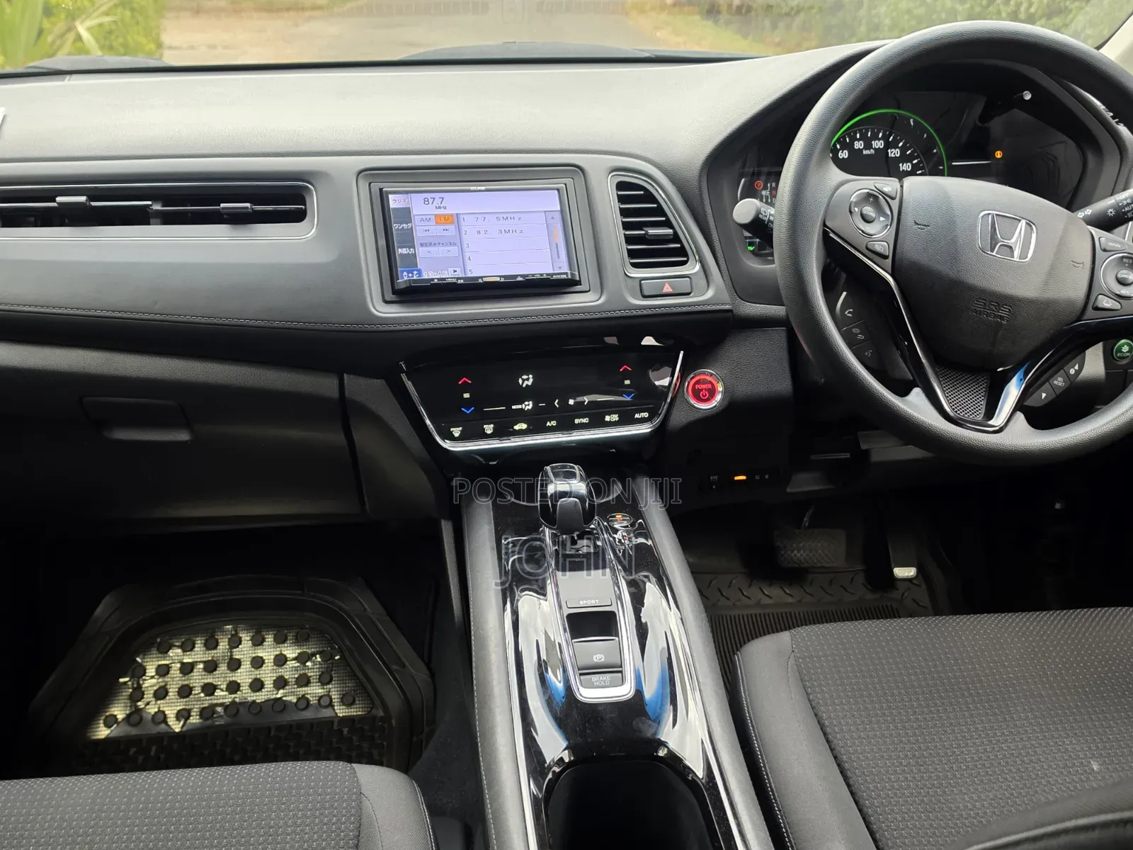 Honda Vezel 2019 Silver
