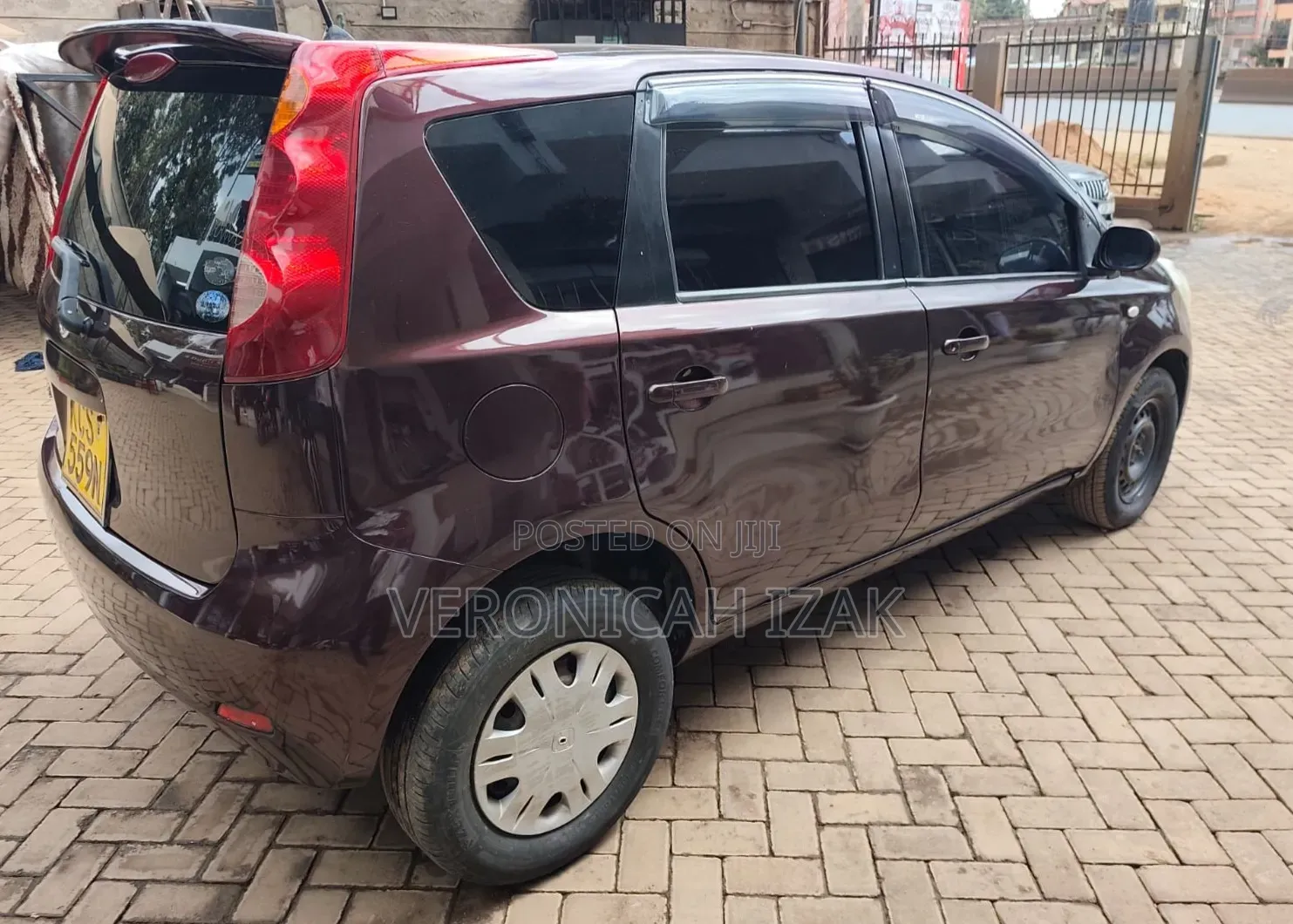 Nissan Note 2011 Burgundy