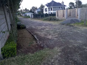 1⁄4 Acre of Land in a Very Developed Neighborhood