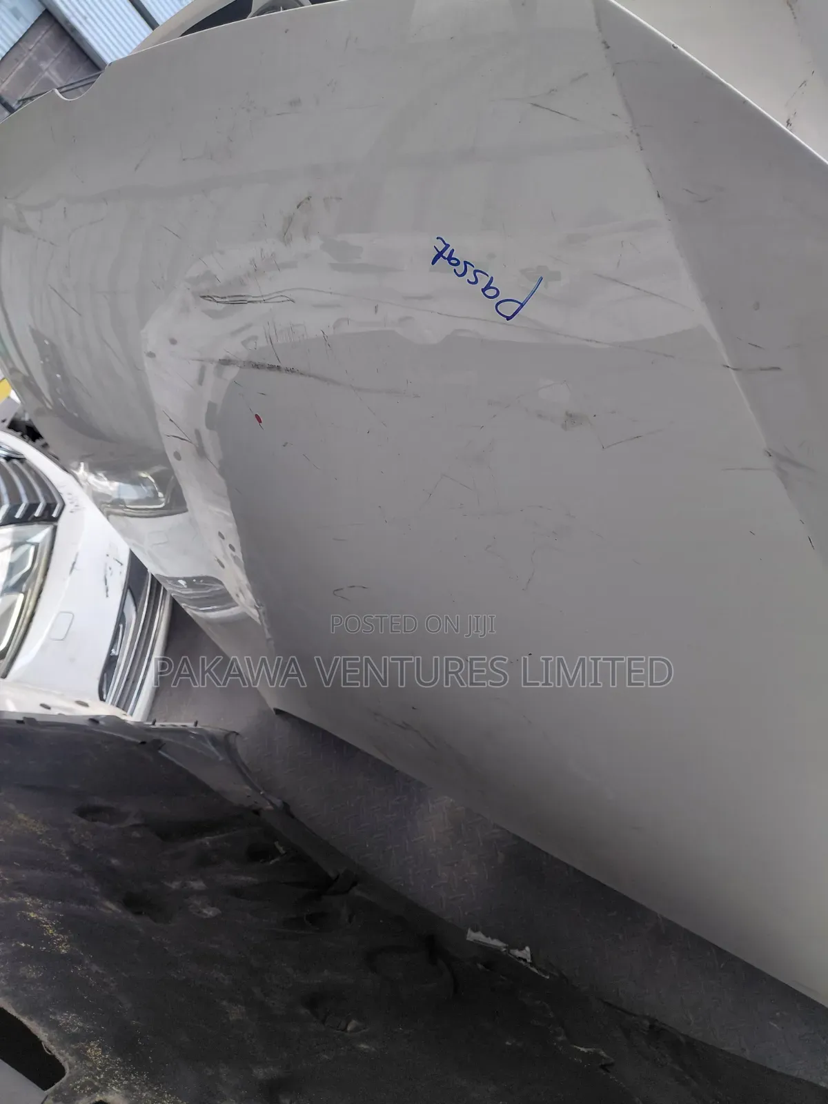 VW Passat Bonnet