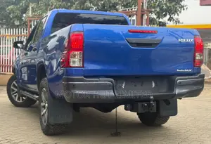 Toyota Hilux 2019 Blue