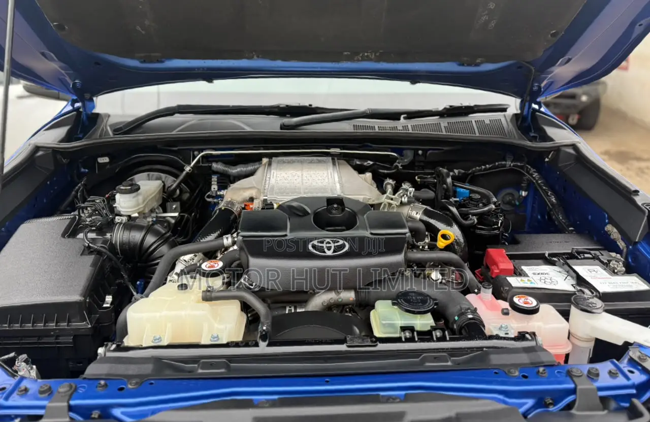 Toyota Hilux 2019 Blue