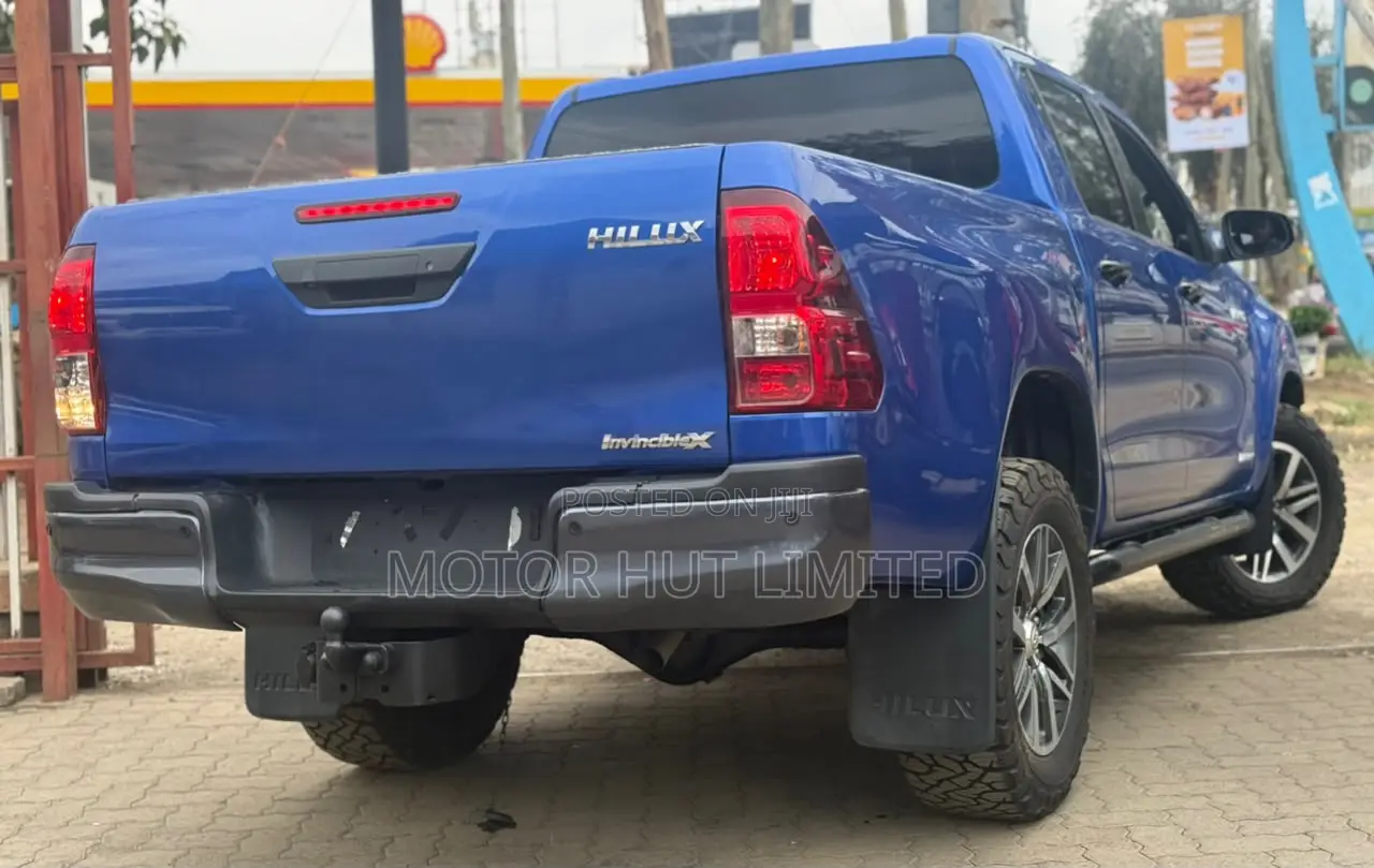 Toyota Hilux 2019 Blue