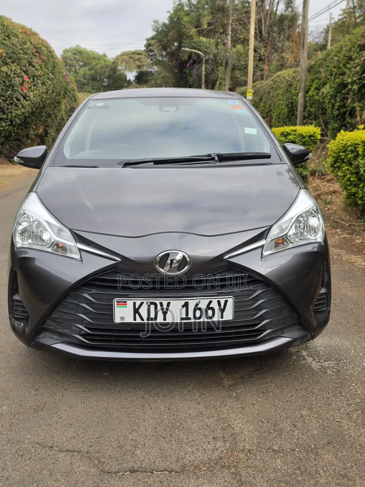 Toyota Vitz 1.0 FWD 5dr 2019 Gray