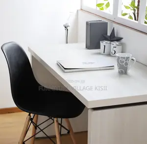 Home Furniture: Eames Dining Seat