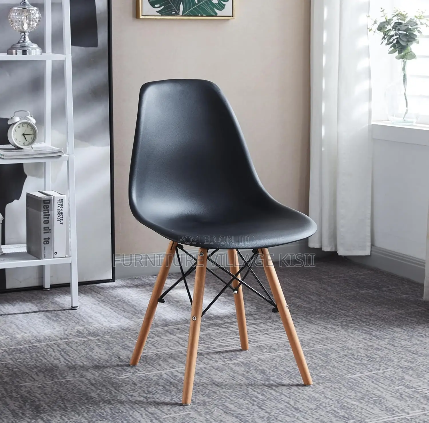 Home Furniture: Eames Dining Seat
