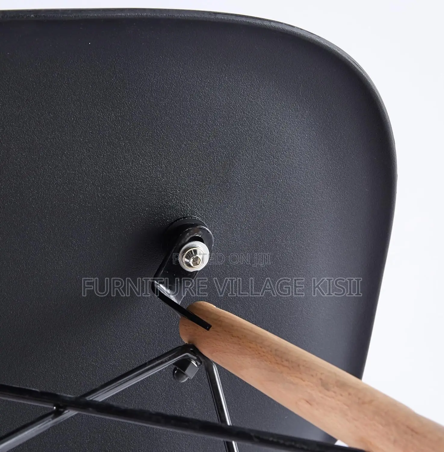 Home Furniture: Eames Dining Seat