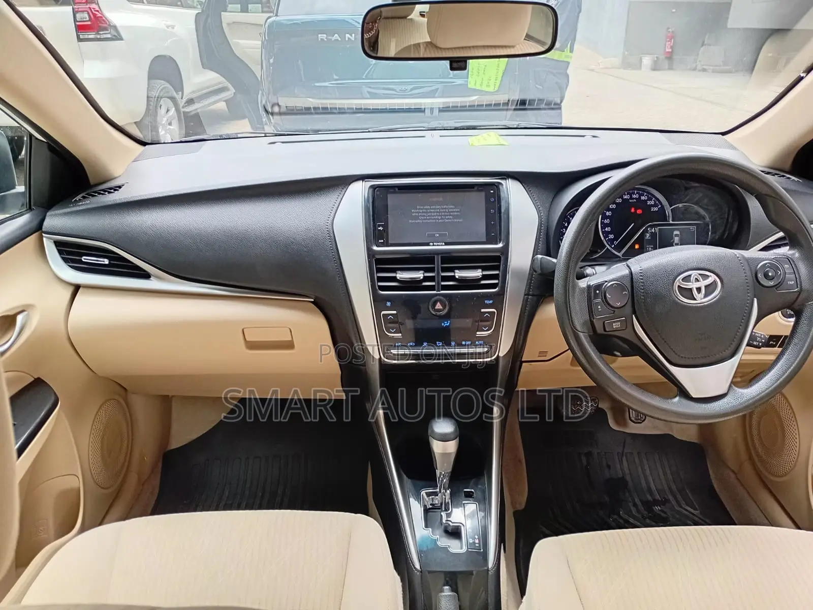 Toyota Yaris 2019 Pearl