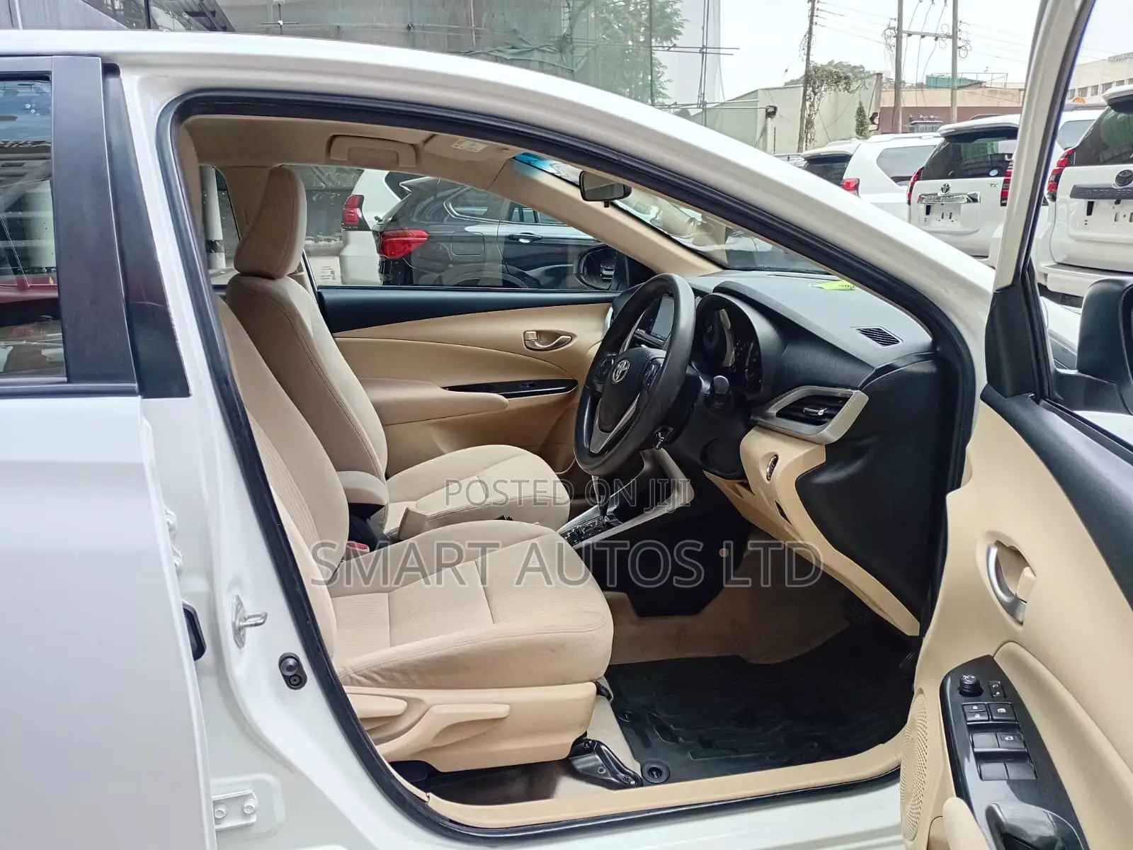 Toyota Yaris 2019 Pearl