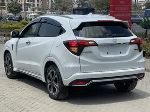 Honda Vezel 2019 White