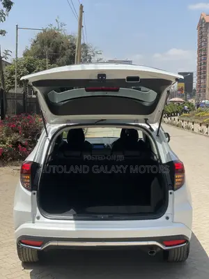 Honda Vezel 2019 White