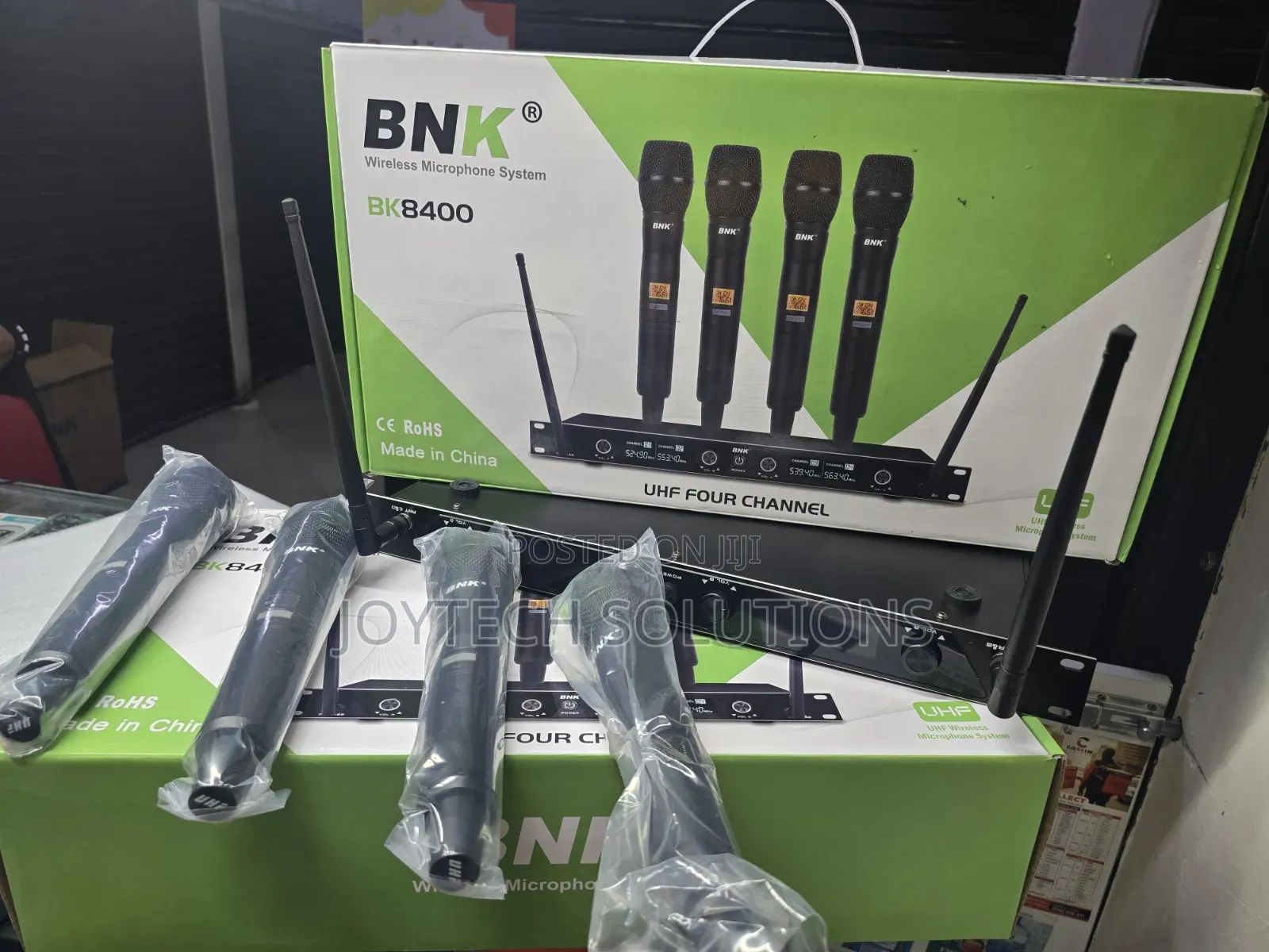 BNK BK8400 4 Channel UHF Wireless Microphones – Premium