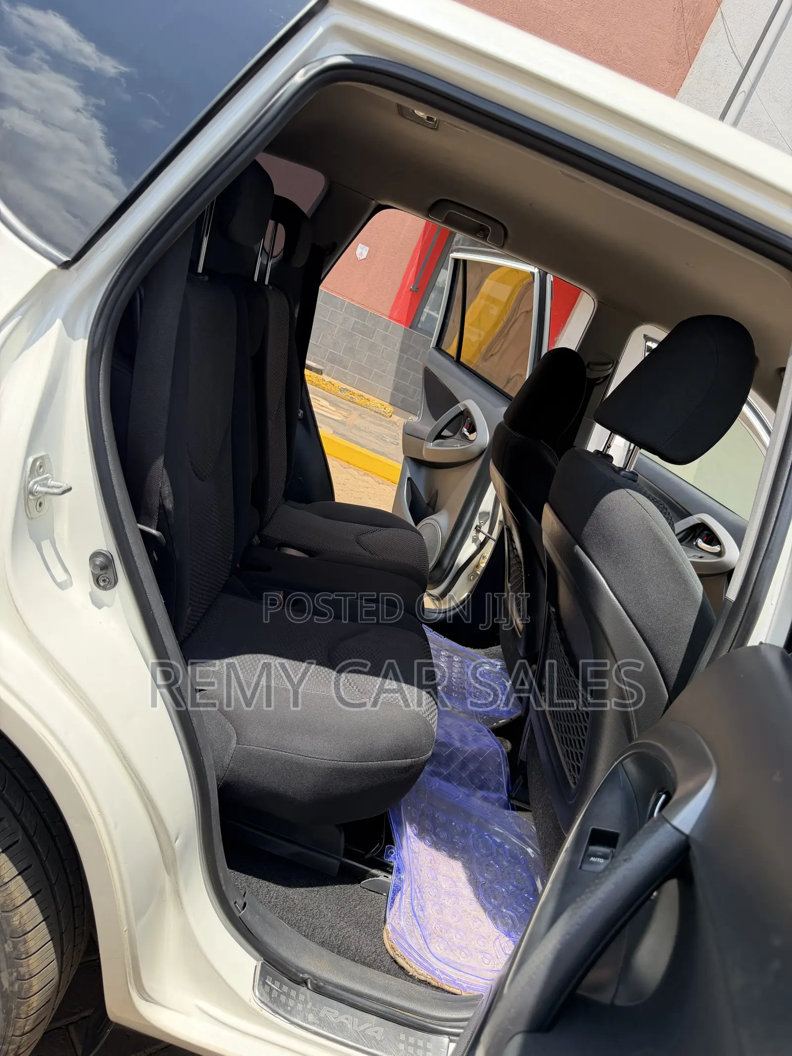 Toyota RAV4 2012 White
