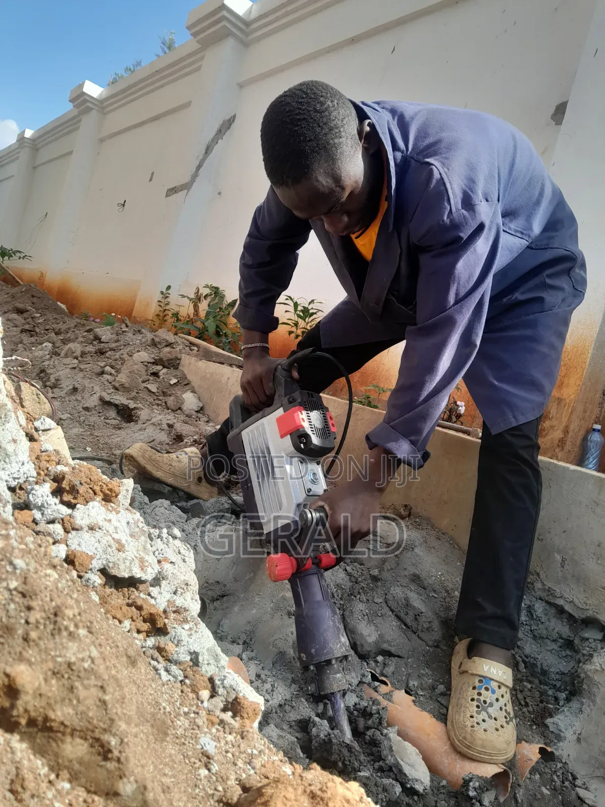 Demolishing Machine for Hire