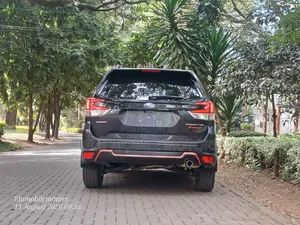 Subaru Forester 2018 Gray