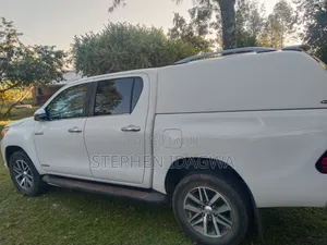 Toyota Hilux 2020 White