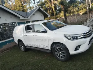 Toyota Hilux 2020 White