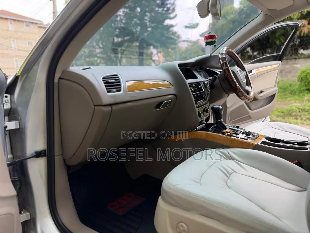 Audi A4 2.0T Premium Quattro 2011 Silver