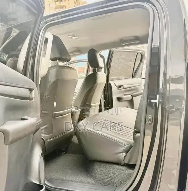 Toyota Hilux 2019 Black