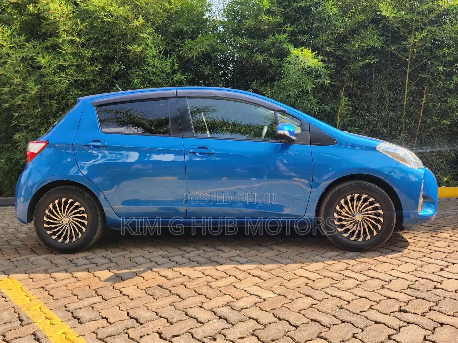 Toyota Vitz 2017 Blue