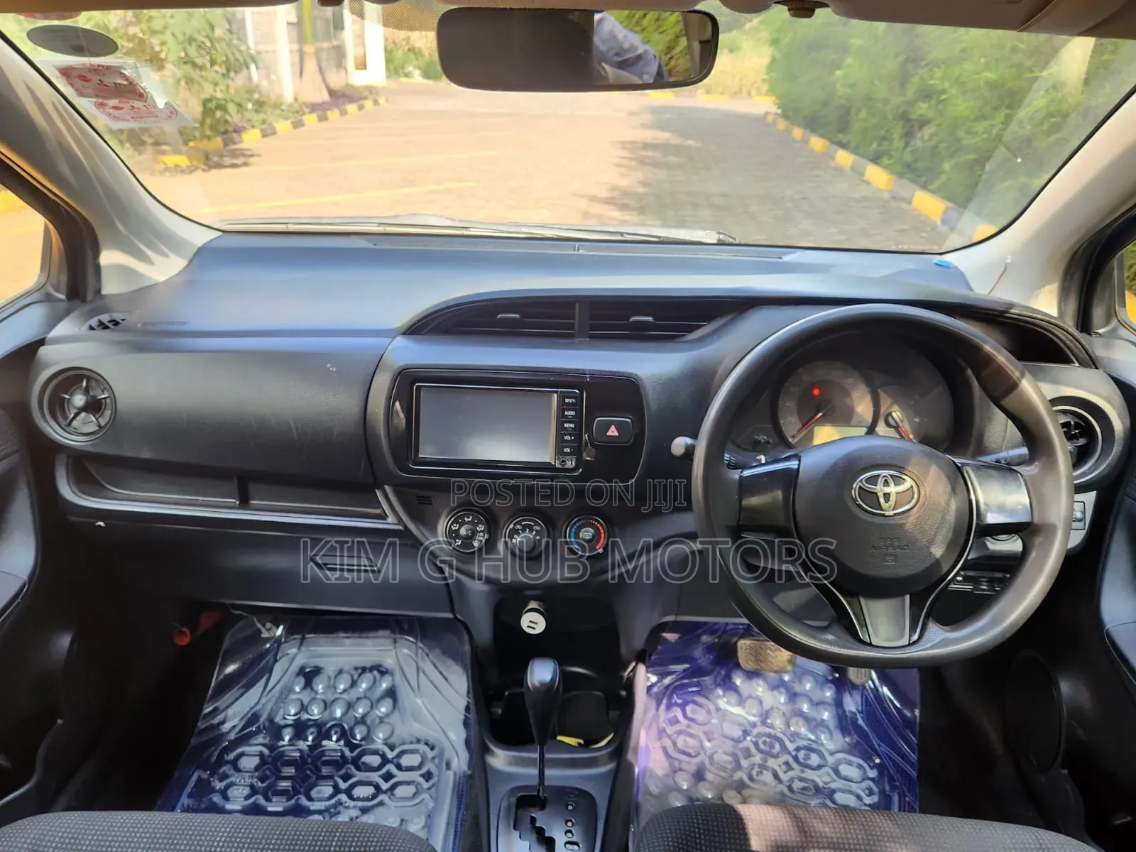 Toyota Vitz 2017 Blue