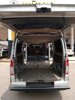 Toyota HiAce 2014 Silver