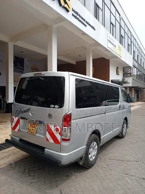 Toyota HiAce 2014 Silver