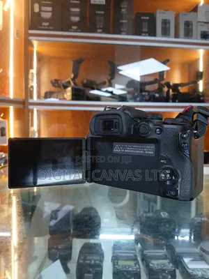 Canon Eos R10 With 18-45mm Lens