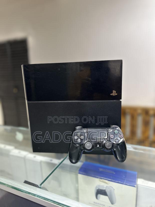 Ps4 Standard 1 Tb Chipped With 13 Games + 1 Controller