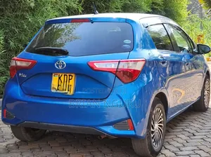 Toyota Vitz 2017 Blue