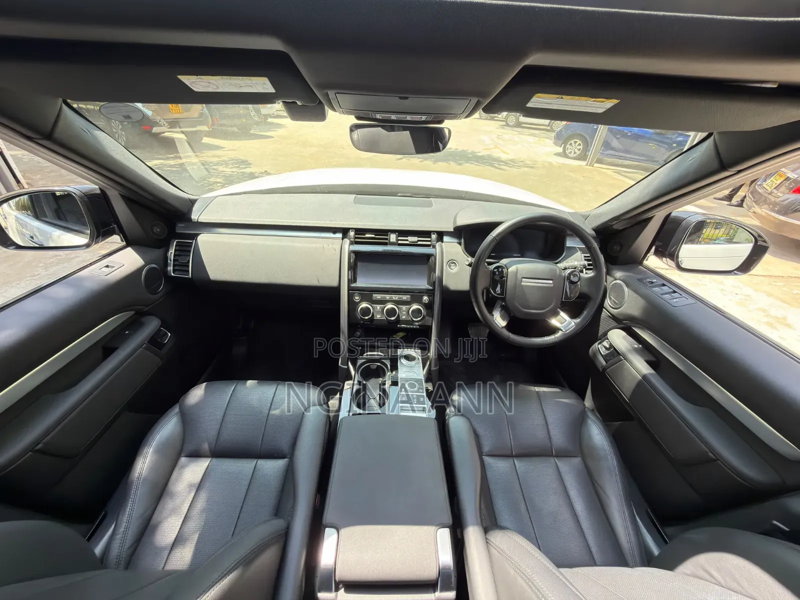 Land Rover Discovery 2019 White