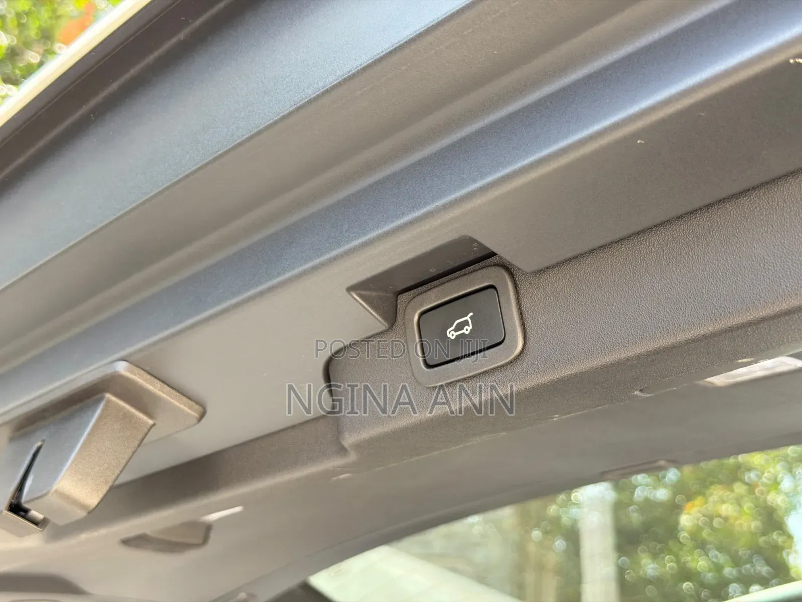 Land Rover Discovery 2019 White