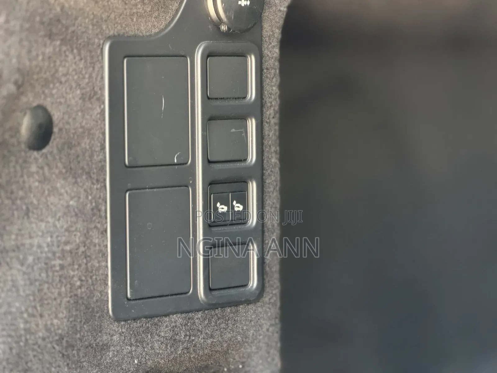 Land Rover Discovery 2019 White