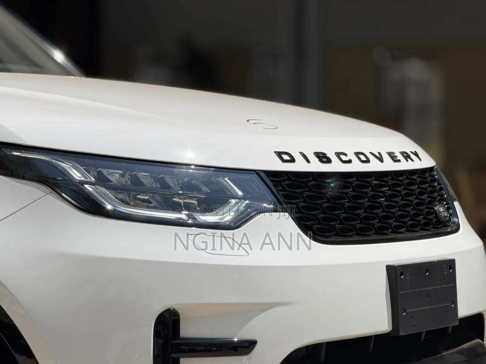 Land Rover Discovery 2019 White