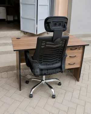 Executive Office Desk With Ergonomic Headrest Mesh Chair